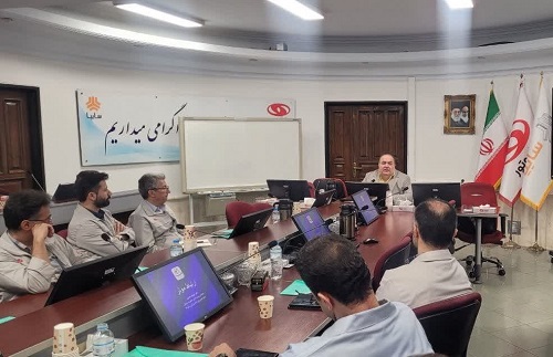 تمرکز بر تکنیک‌های نوین ارتباط موثر و فن بیان در ایجاد تعامل اثربخش میان کارکنان